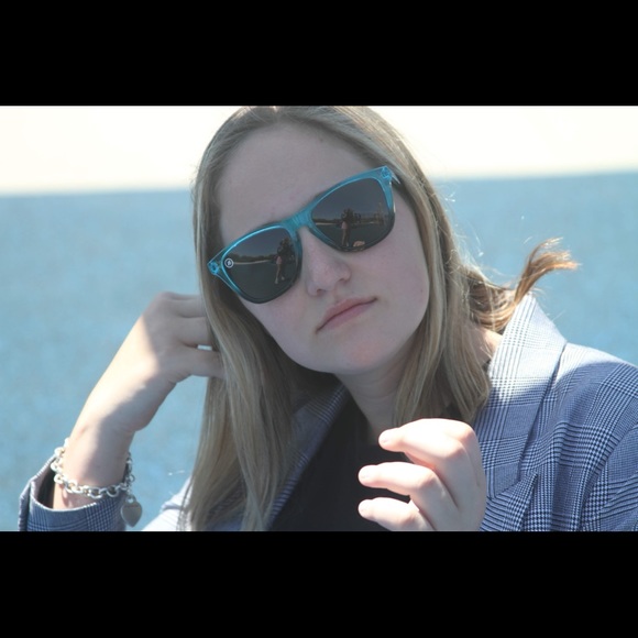 Meet your Posher, Taylor - Picture 1 of 1